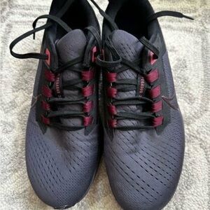 Nike Black and Red Athletic Shoes with Breathable Mesh